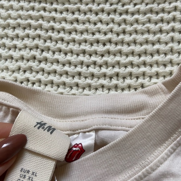 H&M Rolling Stones Graphic Tee - Picture 3 of 3